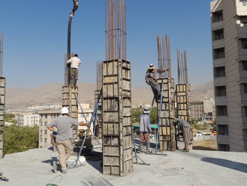 بتن‌ریزی ستون‌های بلوک A7_5
